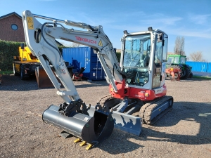 MINI-PELLE (3.5T) TAKEUCHI TB335R LSA STANDARD PRIX DESTOCKAGE