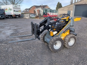 Chargeur Skid Giant GS900