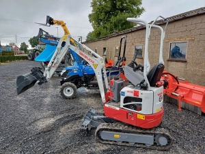 MINI-PELLE TAKEUCHI TB210R