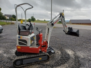 MINI-PELLE TAKEUCHI TB210R
