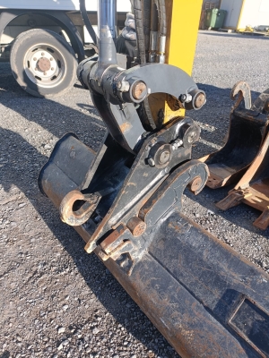 Mini-pelle XCMG XE18E