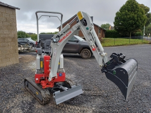MINI-PELLE TAKEUCHI TB210R