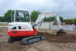 Takeuchi TB240 PELLE COMPACTE