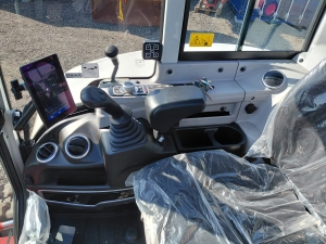 MINI-PELLE (3.5T) TAKEUCHI TB335R LSA STANDARD PRIX DESTOCKAGE