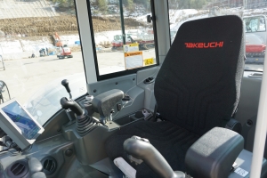 Takeuchi TB370 MONOBOOM – PELLE INTERMÉDIAIRE