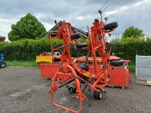 Photo de Faneuse Kuhn GF8702