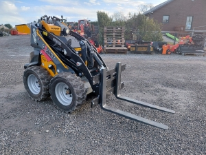 Chargeur Skid Giant GS900