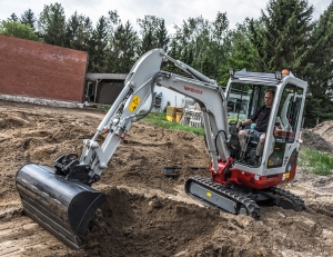 Takeuchi TB219 MINI PELLETEUSE